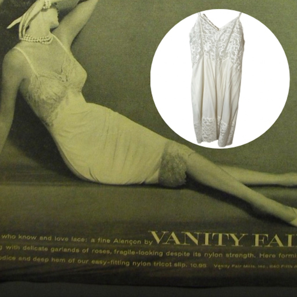 Vintage 1970s Vanity Fair Full Slip, White Floral Lace Bust & Hem Chemise 38 - Picture 1 of 15